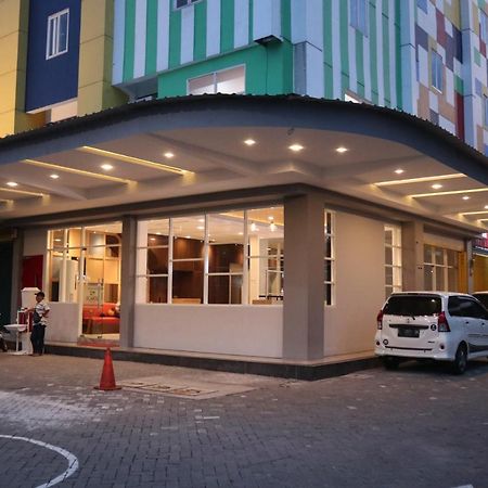 D'Carol Hotel Surabaya Exterior foto
